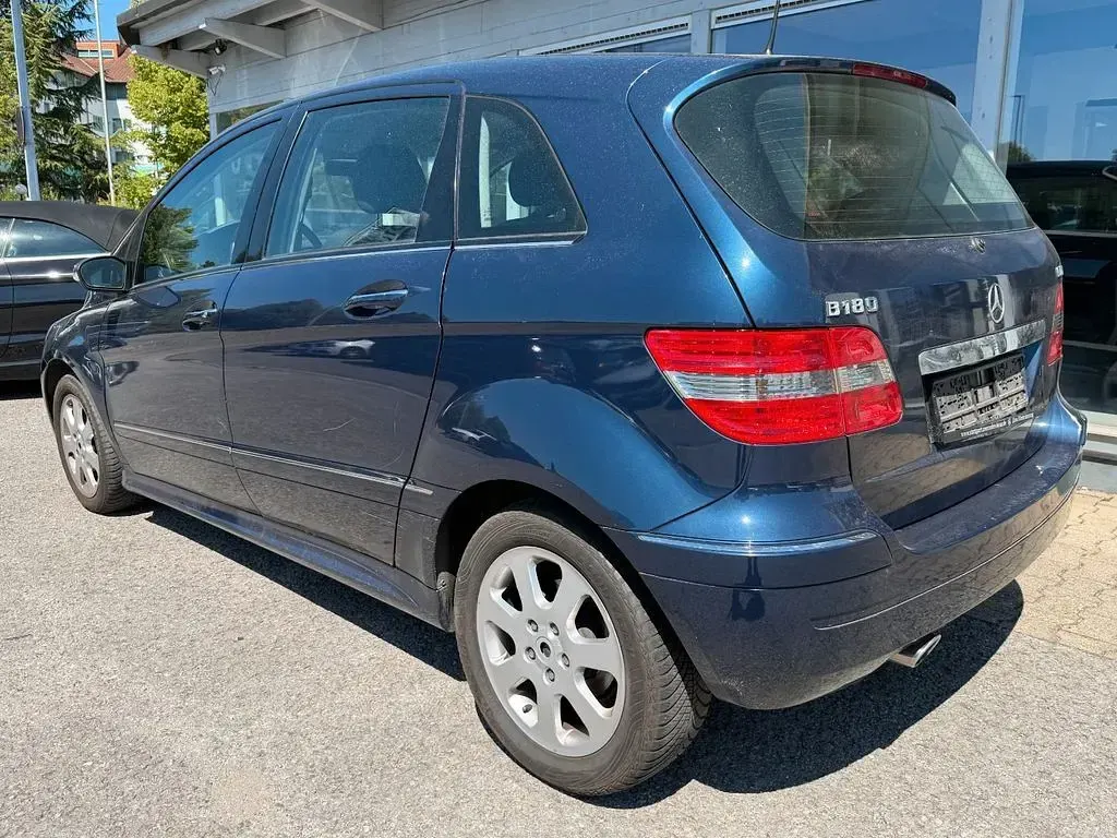 Gebraucht Mercedes B180 109 PS (80 kW) 2006 Blau Van / Kleinbus