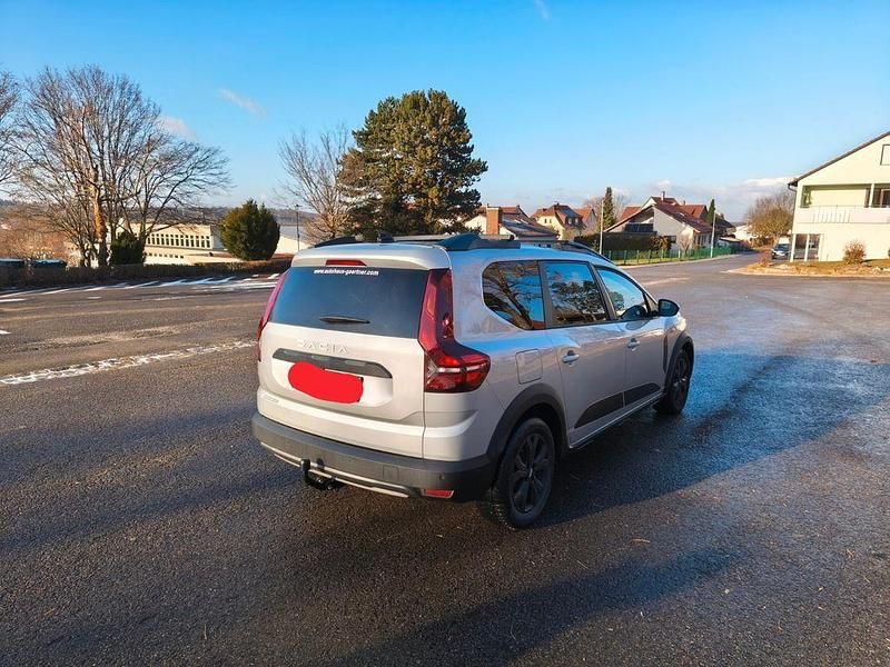 Gebraucht Dacia Jogger Extreme 110 PS (80 kW) 2023 Silber Van / Kleinbus