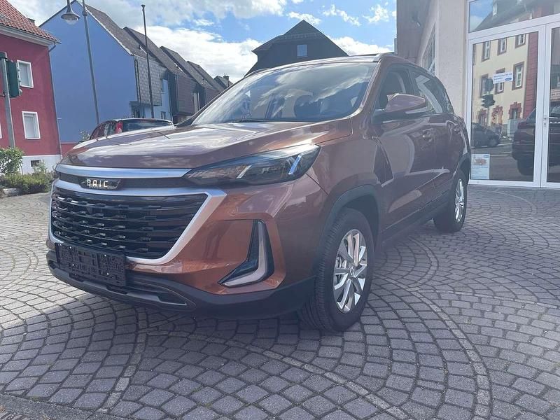 Gebraucht Baic X35 116 PS (85 kW) 2025 Braun metallic SUV