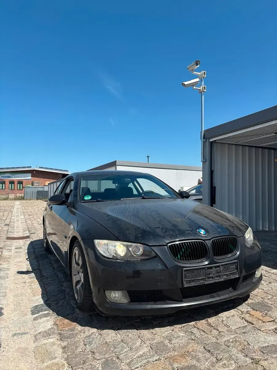 Gebraucht BMW 320 170 PS (125 kW) 2007 Schwarz Coupé