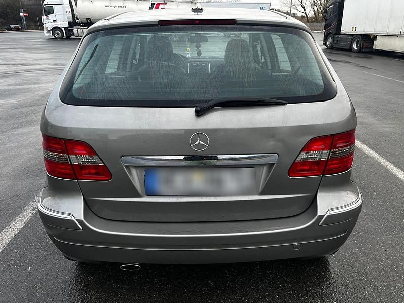 Gebraucht Mercedes B200 140 PS (102 kW) 2007 Grau Van / Kleinbus