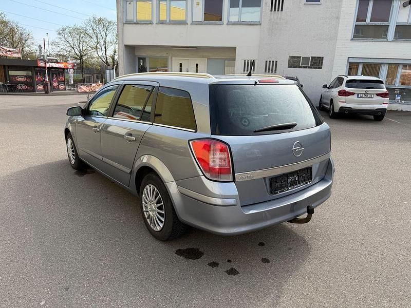 Gebraucht Opel Astra Innovation 140 PS (102 kW) 2009 Silber Limousine