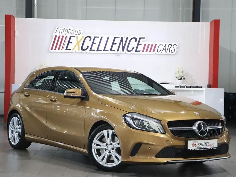 Braun Gebraucht 2017 Mercedes A250 Urban Limousine | 18.444 € (Fairer Preis) - Bild 1/4