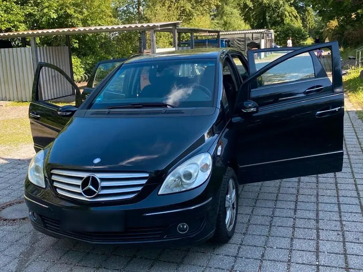 Gebraucht Mercedes B150 95 PS (69 kW) 2007 Schwarz Van / Kleinbus