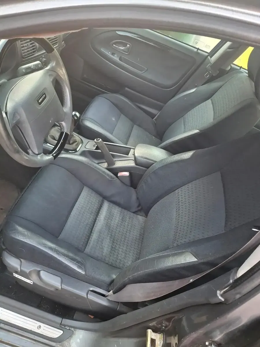 Gebraucht Volvo V40 136 PS (100 kW) 2001 Grau Kombi