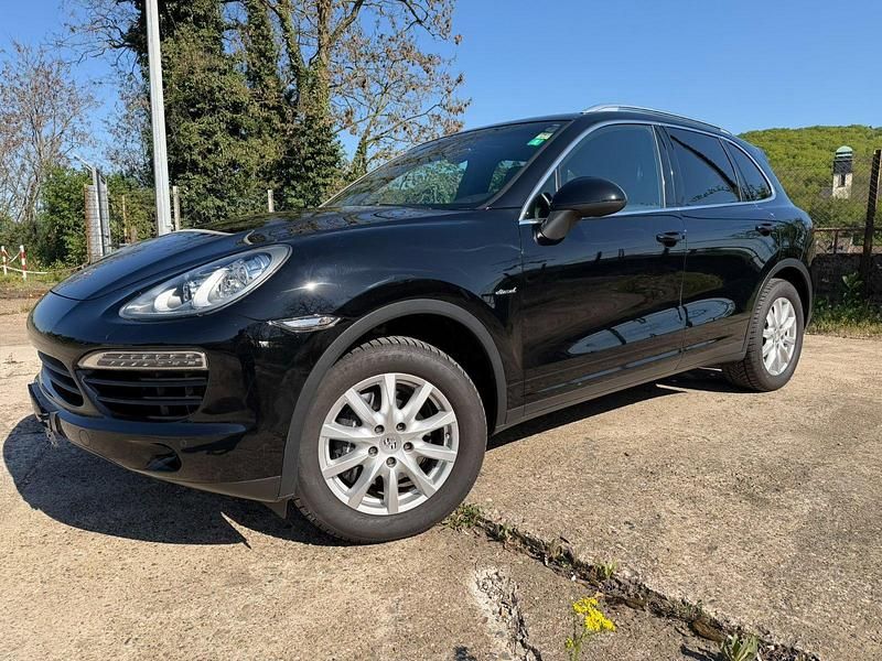 Second-hand Porsche Cayenne 245 CP (180 kW) 2012 Negru SUV