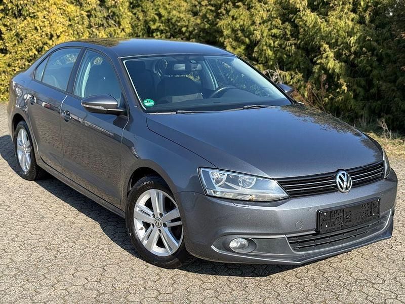 Gebraucht VW Jetta Comfortline 105 PS (77 kW) 2011 Grau Limousine