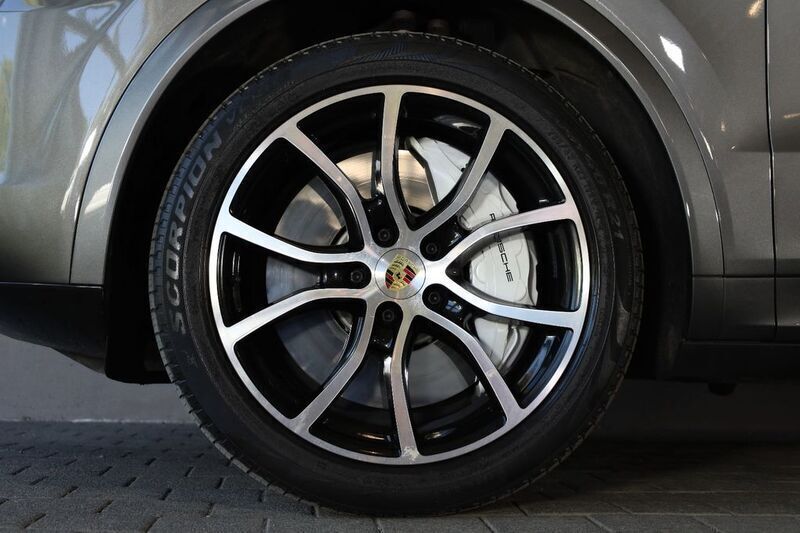 Gebraucht Porsche Cayenne Turbo 549 PS (403 kW) 2020 Grau SUV