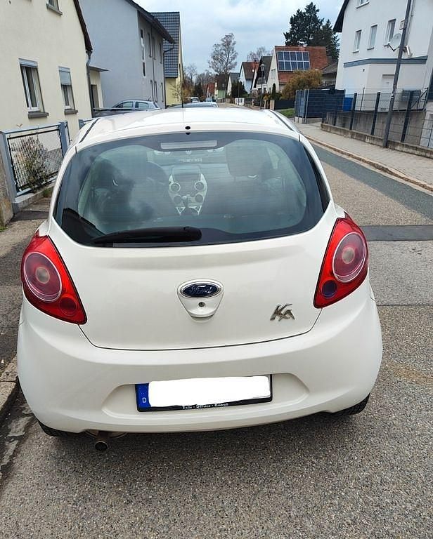 Gebraucht Ford Ka Trend 69 PS (50 kW) 2010 Weiß Kleinwagen