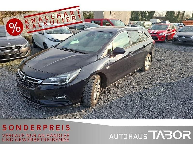 Tiefsee blau Gebraucht 2018 Opel Astra Dynamic Kombi | 7.385 € (Superpreis) - Bild 1/4