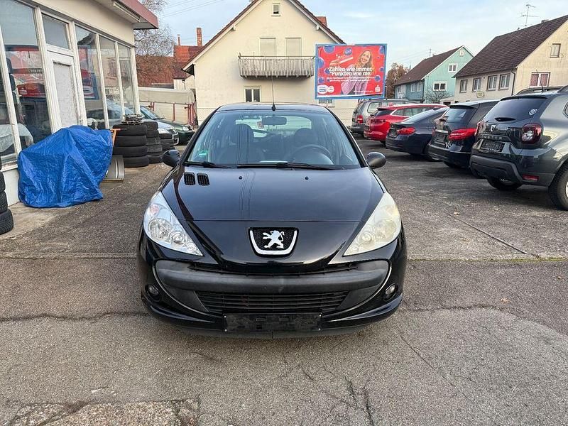 Gebraucht Peugeot 206+ Basis 73 PS (53 kW) 2011 Schwarz Kleinwagen