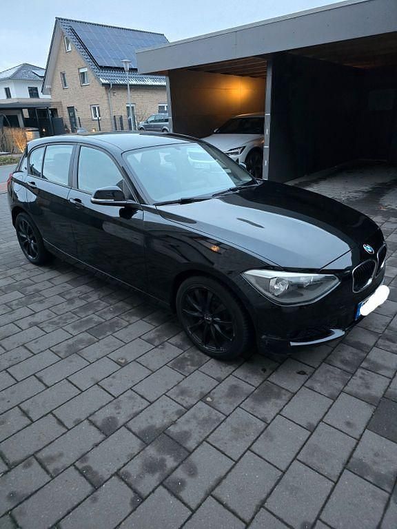 Gebraucht BMW 116 136 PS (100 kW) 2011 Schwarz Kleinwagen