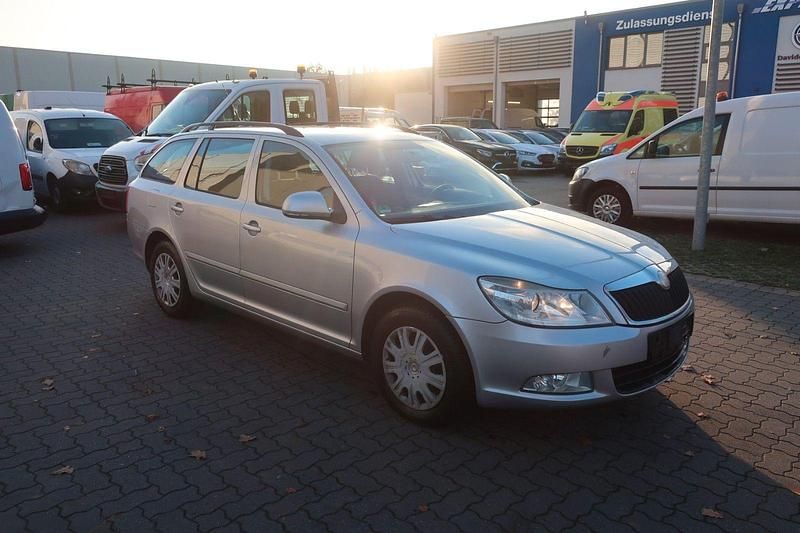 Silber Gebraucht 2009 Skoda Octavia Ambiente Kombi | 4.400 € (Fairer Preis) - Bild 1/4