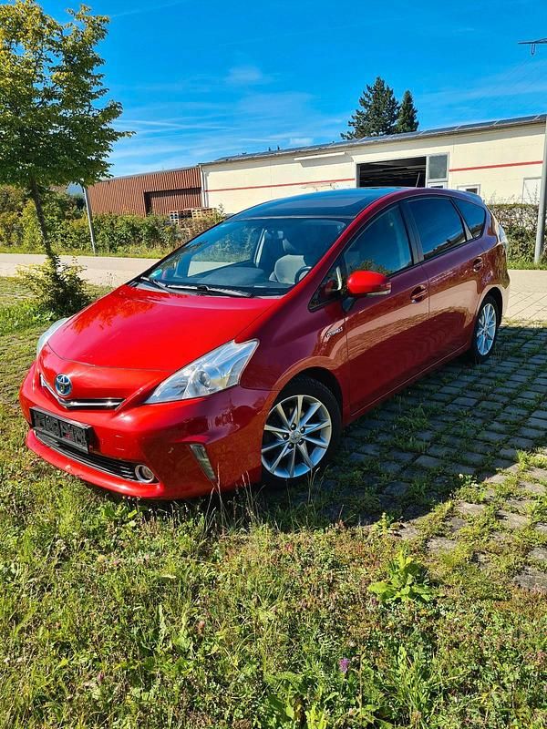 Rot Gebraucht 2012 Toyota Prius+ Van / Kleinbus | 9.500 € (Fairer Preis) - Bild 1/4