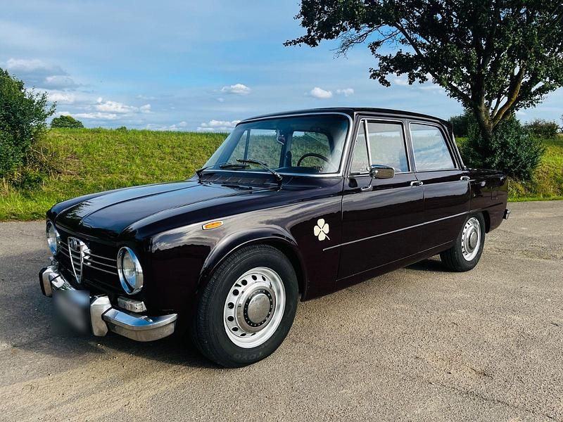 Rot Gebraucht 1969 Alfa Romeo Giulia 1300 Ti Limousine | 17.500 € - Bild 1/4
