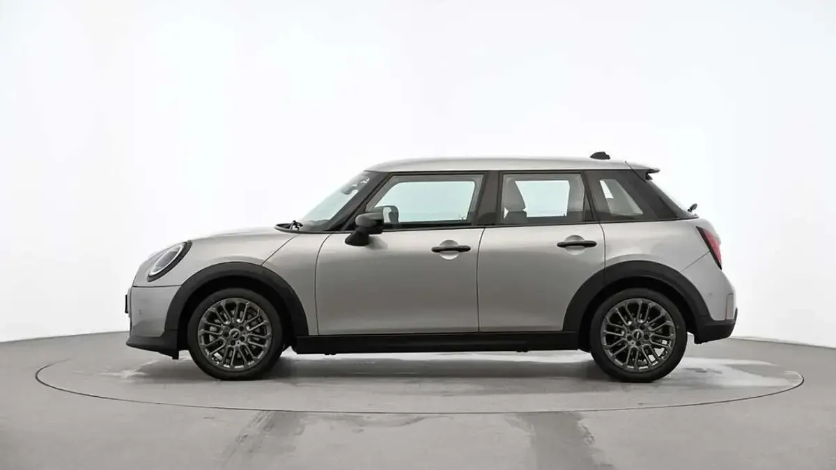 Używany Mini Cooper Classic 156 KM (114 kW) 2024 Szary Hatchback