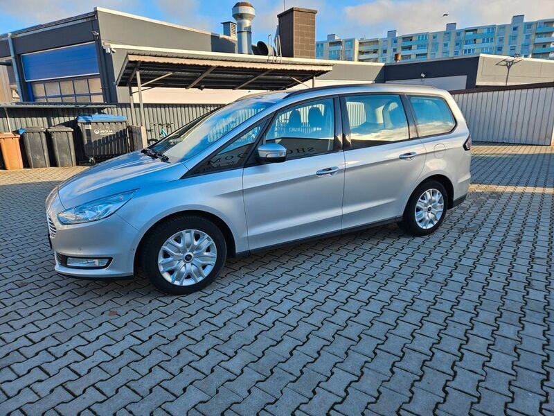 Silber Gebraucht 2017 Ford Galaxy Trend Van / Kleinbus | 8.290 € (Fairer Preis) - Bild 1/4