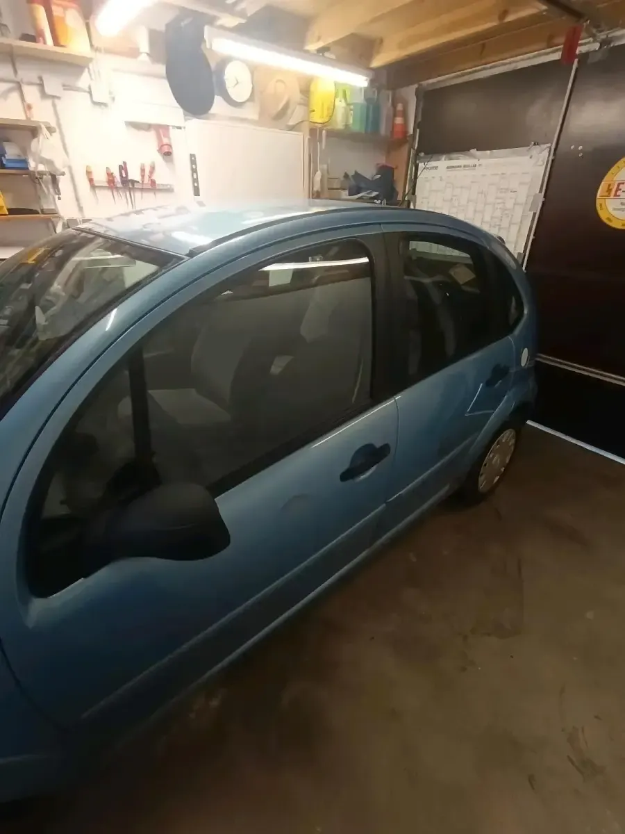 Gebraucht Citroën C3 73 PS (53 kW) 2005 Blau Kleinwagen