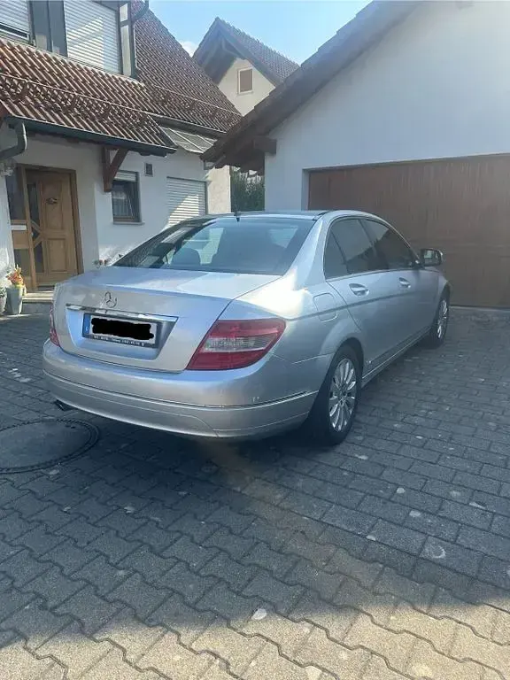 Gebraucht Mercedes C200 Elegance 184 PS (135 kW) 2009 Silber Limousine