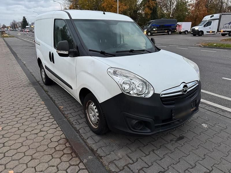 Weiß Gebraucht 2015 Opel Combo Van / Kleinbus | 2.750 € (Superpreis) - Bild 1/4