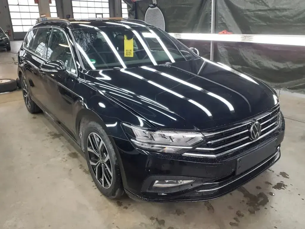 Gebraucht VW Passat Business 150 PS (110 kW) 2023 Deep black perleffekt Kombi
