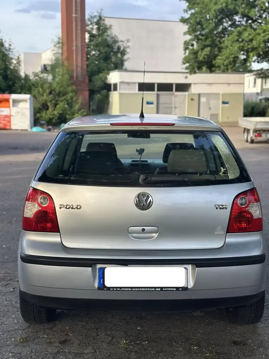 Gebraucht VW Polo 75 PS (55 kW) 2004 Grau Kleinwagen