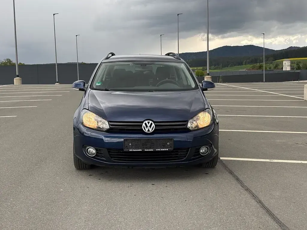 Używany VW Golf VI Trendline 105 KM (77 kW) 2011 Niebieski Hatchback