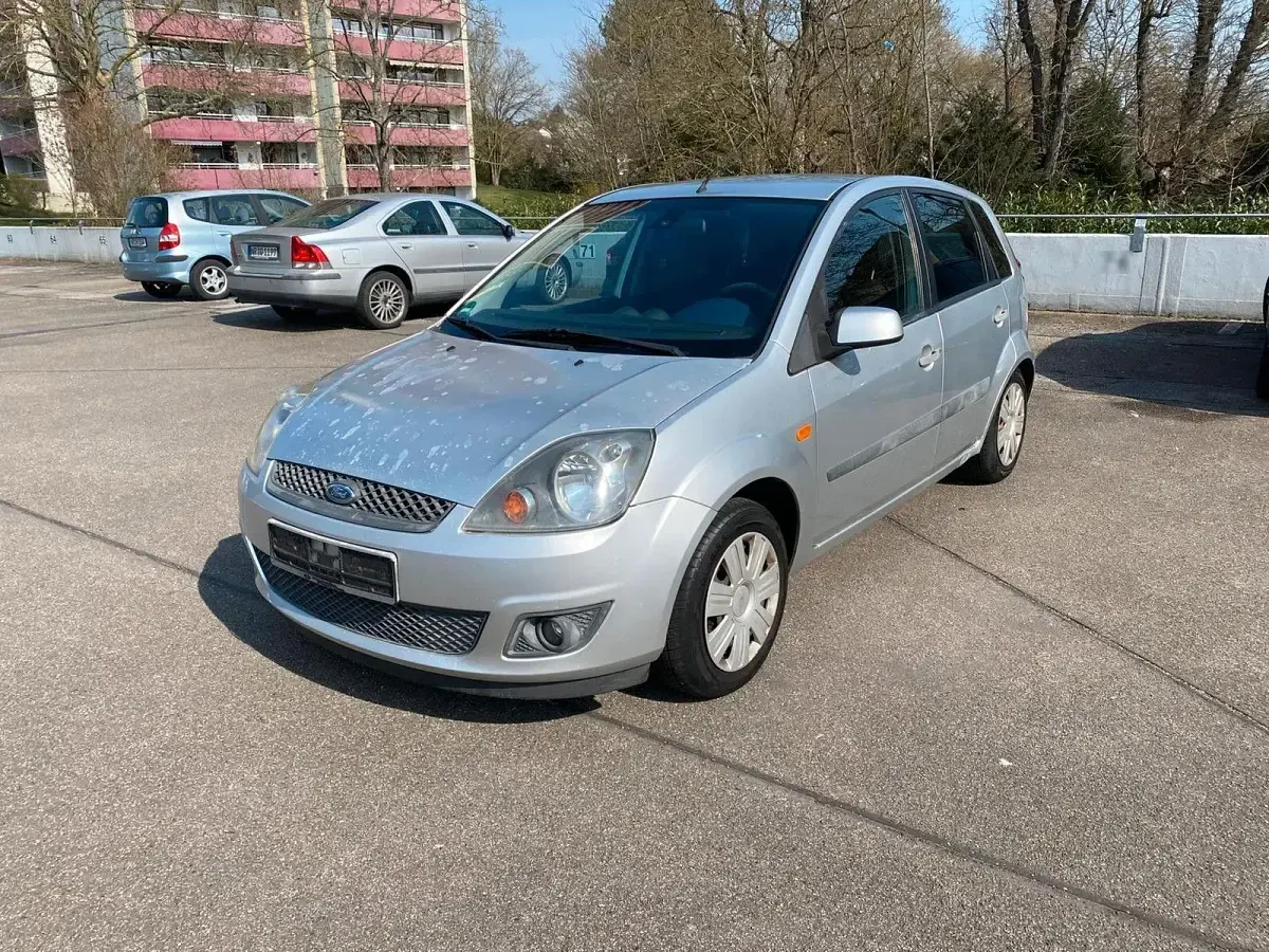 Gebraucht Ford Fiesta 80 PS (58 kW) 2007 Silber Kleinwagen