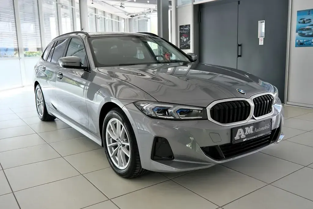 Gebraucht BMW 318 Performance 156 PS (114 kW) 2023 Grau Kombi