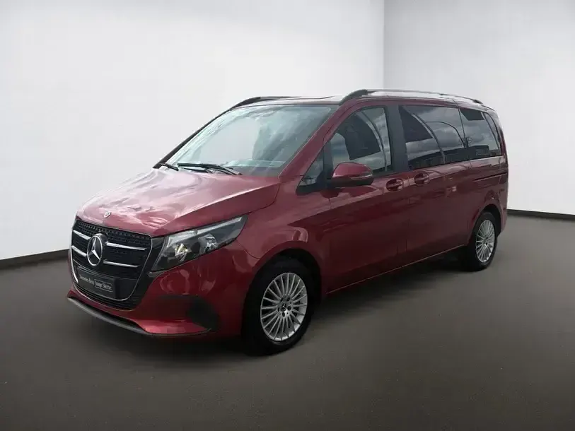 Gebraucht Mercedes V220 163 PS (119 kW) 2025 Hyazinthrot (metallic) Van / Kleinbus