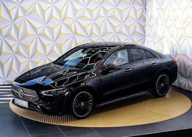 Schwarz Neu 2025 Mercedes CLA200 AMG Limousine | 41.650 € - Bild 1/4