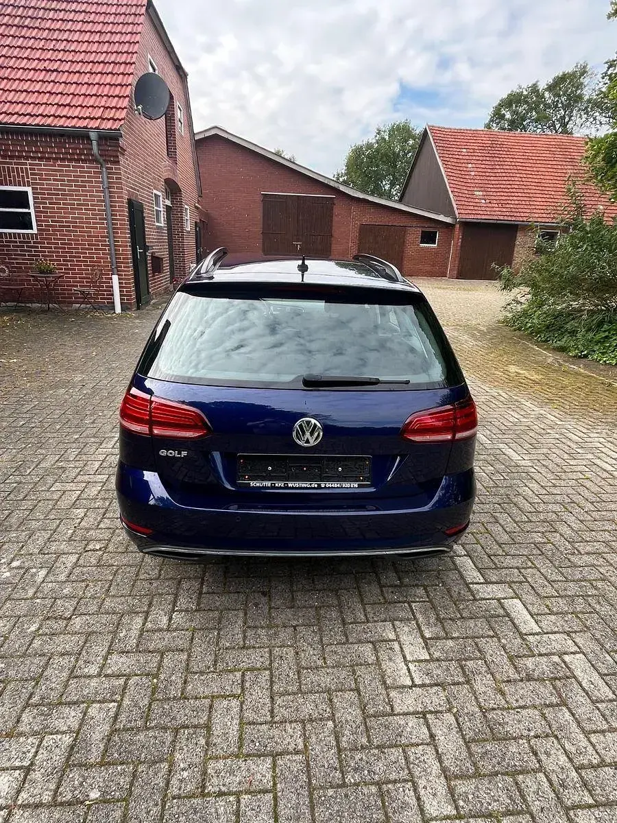 Gebraucht VW Golf VII Comfortline 116 PS (85 kW) 2019 Blau Kombi