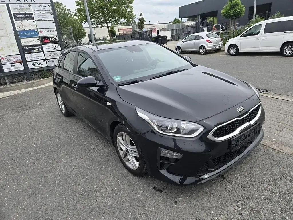 Gebraucht Kia Ceed 101 PS (74 kW) 2020 Schwarz Kleinwagen