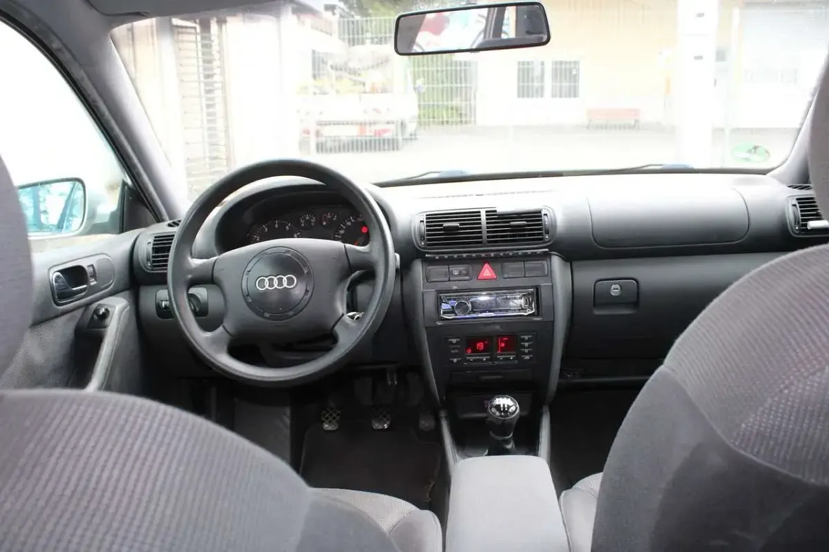 Gebraucht Audi A3 101 PS (74 kW) 1999 Silber Kleinwagen