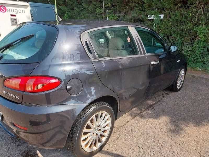 Schwarz Gebraucht 2007 Alfa Romeo 147 Kleinwagen | 1.300 € (Fairer Preis) - Bild 1/4