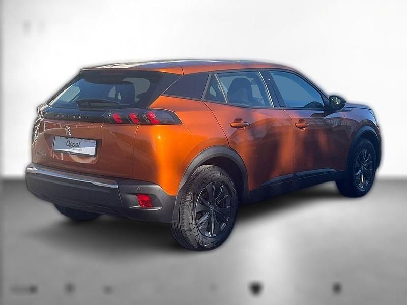 Gebraucht Peugeot e-2008 Active 100 kW (136 PS) 2022 Orange metallic SUV