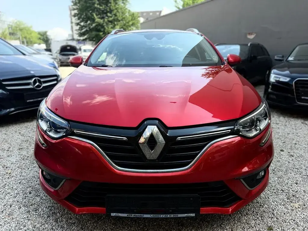 Gebraucht Renault Mégane IV Zen 110 PS (80 kW) 2017 Rot Limousine