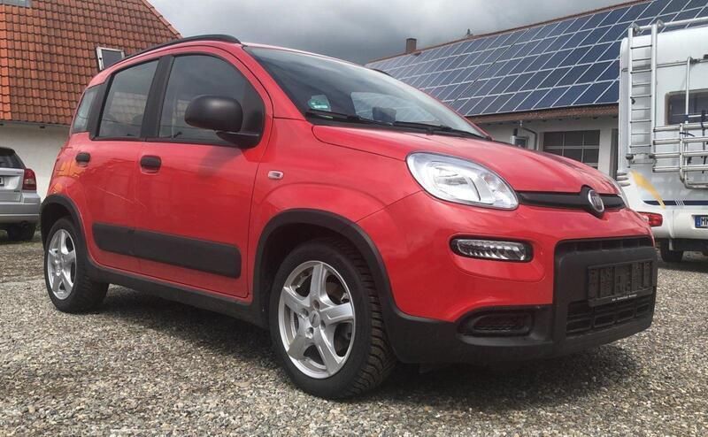 Rot Gebraucht 2022 Fiat Panda Kleinwagen | 9.950 € (Guter Preis) - Bild 1/4