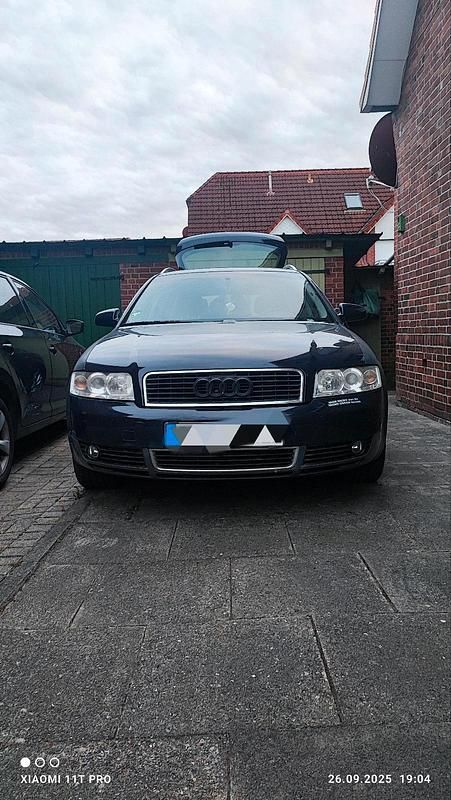 Blau Gebraucht 2003 Audi A4 Kombi | 1.600 € (Fairer Preis) - Bild 1/4
