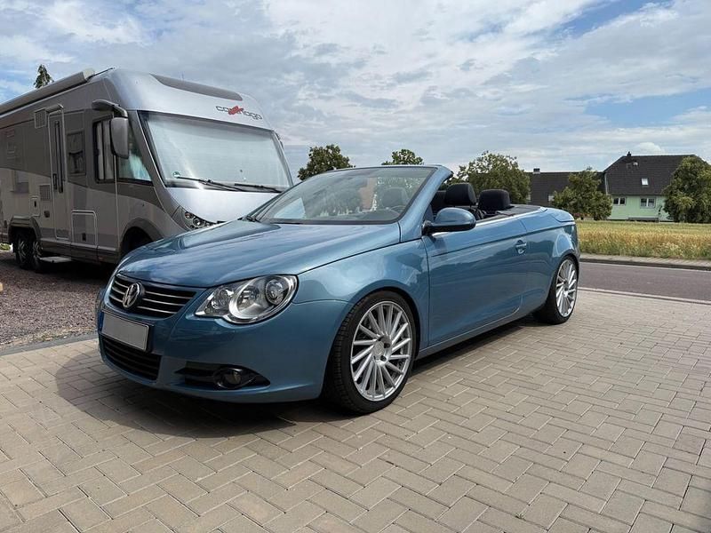 Blau Gebraucht 2006 VW Eos GTI Cabrio | 7.490 € - Bild 1/4