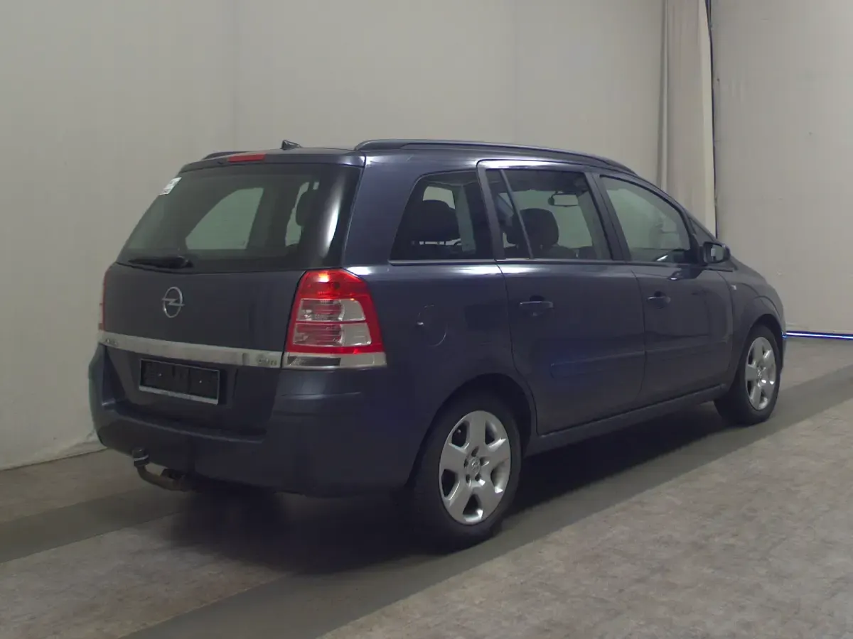 Gebraucht Opel Zafira Edition 105 PS (77 kW) 2008 Metro metallic Van / Kleinbus