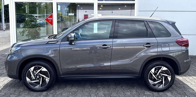 Gebraucht Suzuki Vitara Comfort+ 110 PS (80 kW) 2025 Titan dark gray metallic SUV