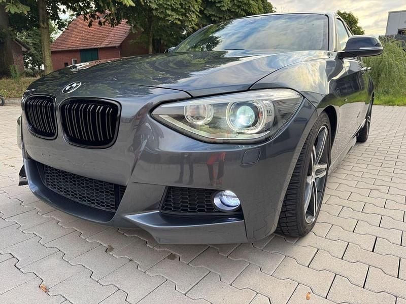 Grau Gebraucht 2012 BMW 116 Comfort Edition Kleinwagen | 11.999 € (Etwas zu teuer) - Bild 1/4
