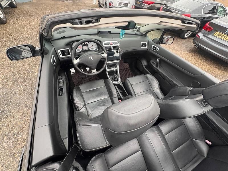 Gebraucht Peugeot 307 CC 140 PS (102 kW) 2005 Schwarz Cabrio