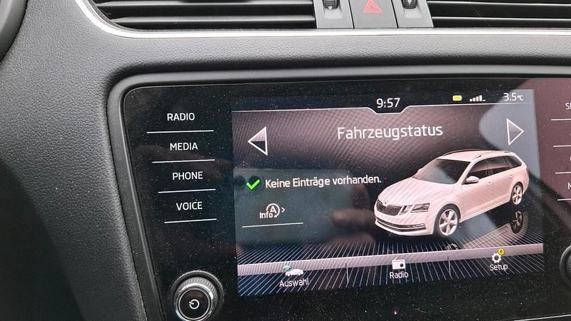 Grau Gebraucht 2019 Skoda Octavia Kombi | 15.500 € (Fairer Preis) - Bild 1/4