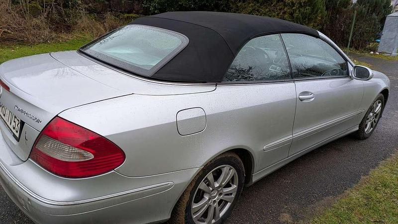 Gebraucht Mercedes CLK200 184 PS (135 kW) 2009 Grau Cabrio