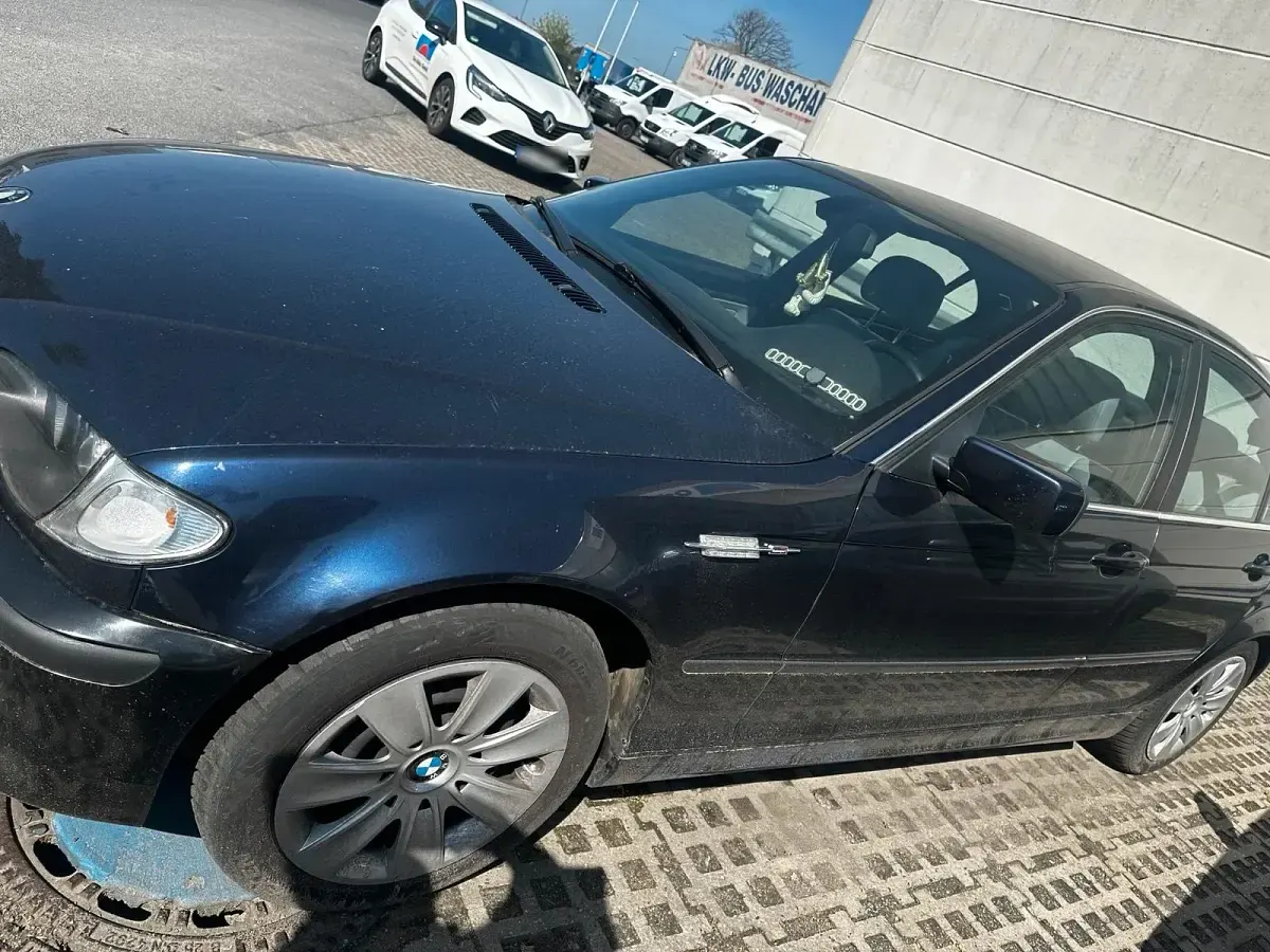 Second-hand BMW 320 170 CP (125 kW) 2004 Albastru Berlinǎ