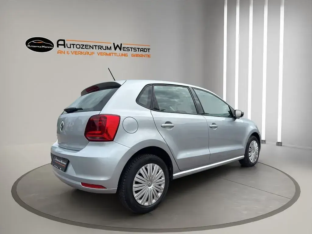 Second-hand VW Polo Trendline 60 CP (44 kW) 2014 Argintiu Berlinǎ