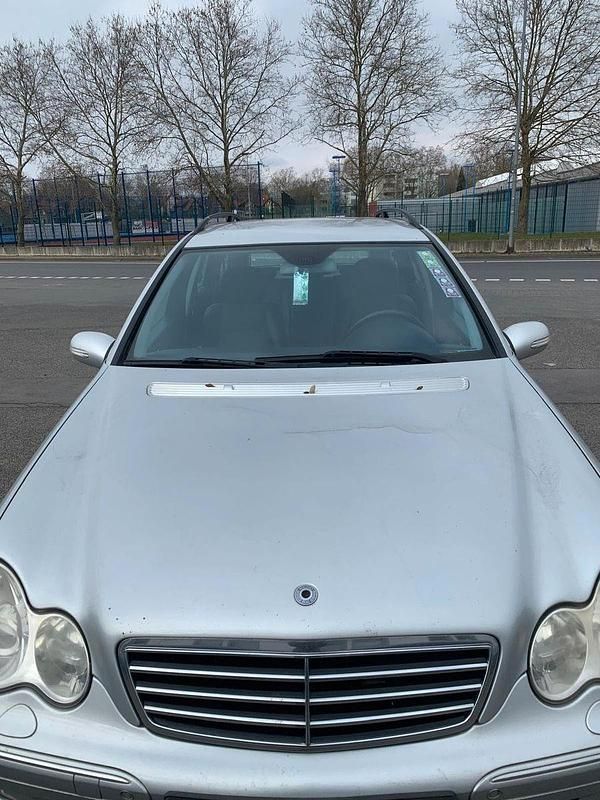 Silber Gebraucht 2005 Mercedes C220 Avantgarde Kombi | 1.400 € (Fairer Preis) - Bild 1/4