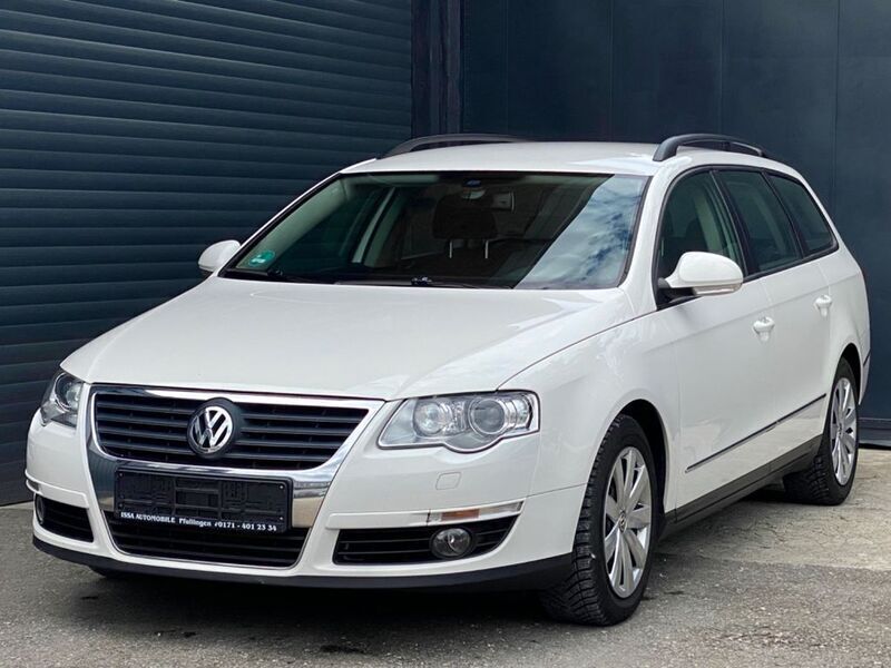 Weiß Gebraucht 2010 VW Passat Sportline Kombi | 3.990 € (Fairer Preis) - Bild 1/4